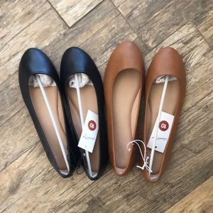 Brand new Universal Thread flats